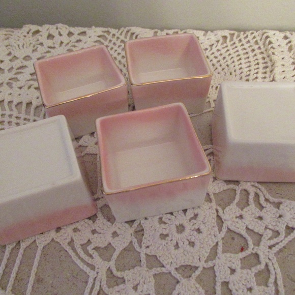 Japanese porcelain Pink & White square sauce cups - Picture 10 of 10